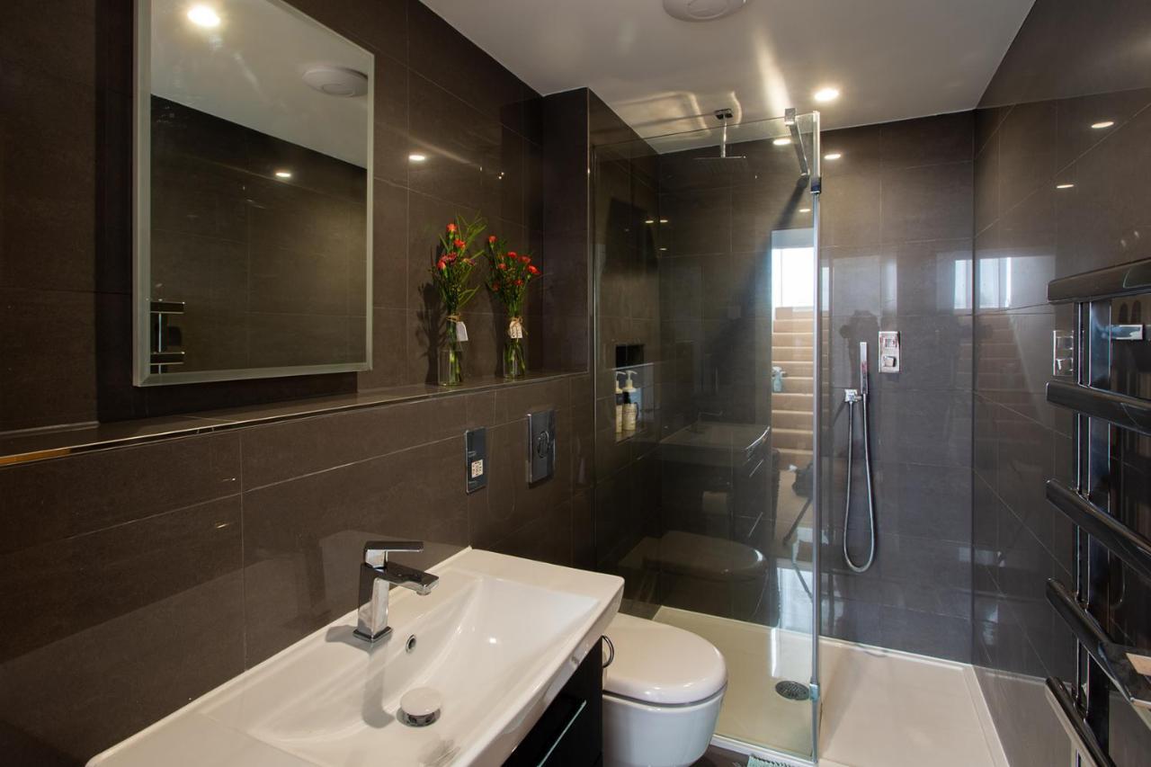 The Retreat, Sauna & Hot Tub, Charming & Cosy Gem แบลนด์ฟอร์ดฟอรัม ภายนอก รูปภาพ