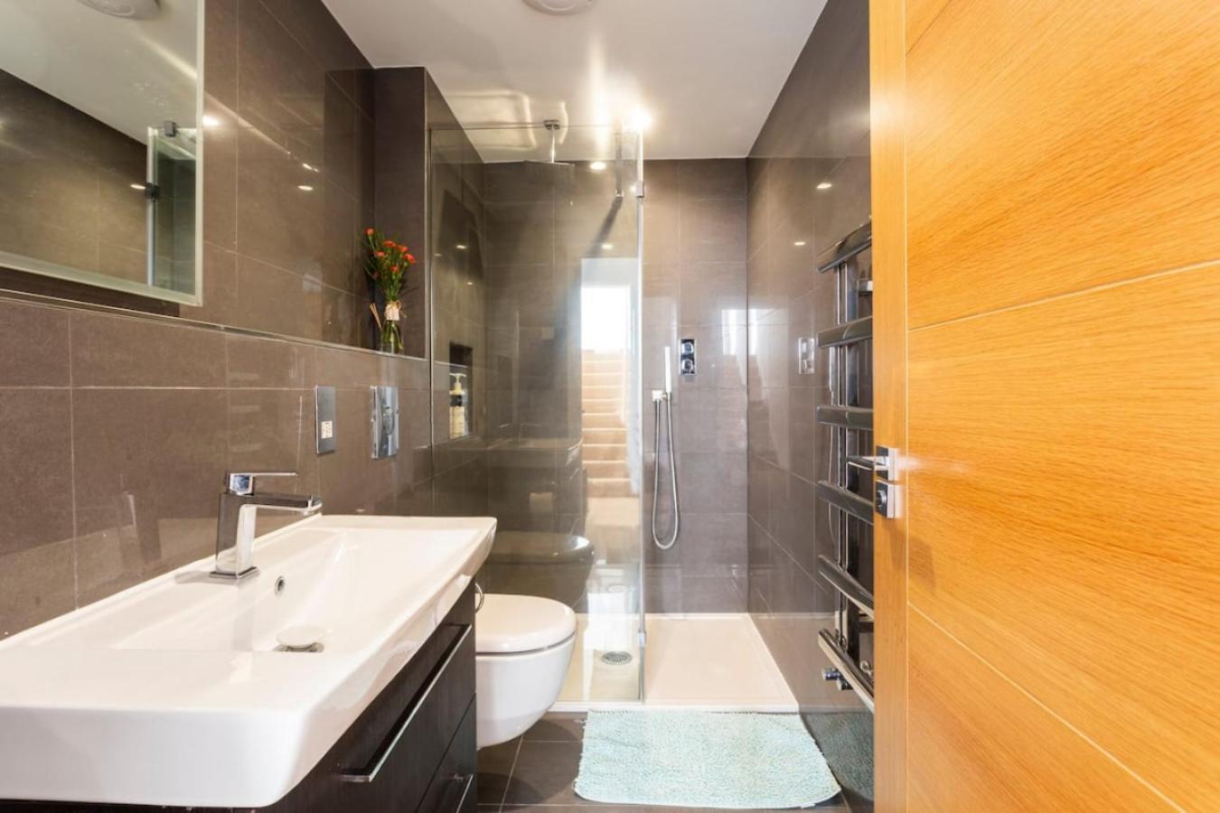 The Retreat, Sauna & Hot Tub, Charming & Cosy Gem แบลนด์ฟอร์ดฟอรัม ภายนอก รูปภาพ